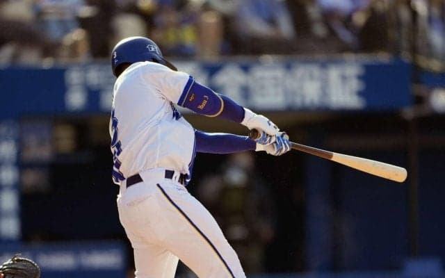 【DeNA】ドラ1小田康一郎が本拠地ハマスタ初安打