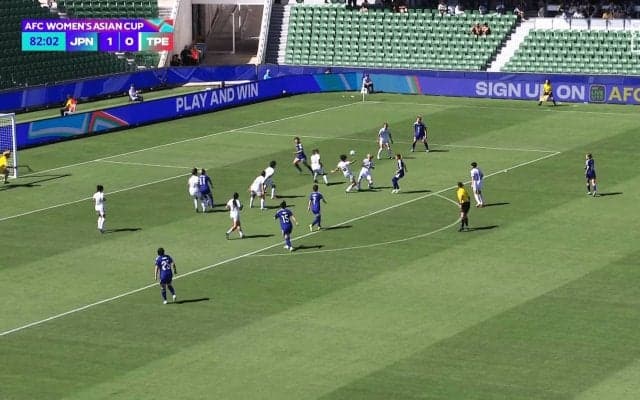 「ないないない！」長谷川唯の“華麗ターン→極上パス”からまさかの展開…“誤審”に実況解説席も困惑「あれ…？」【女子アジアカップ】