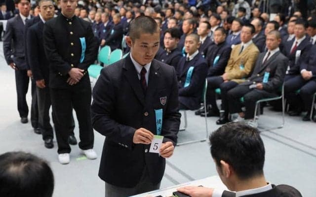 開幕カードは帝京×沖縄尚学　センバツ組み合わせ抽選会