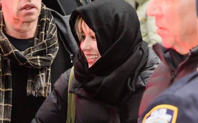 「本当に勘弁して。マジでやめて！」金メダル獲得の余波　アリサ・リウが空港での“恐怖体験”を切実訴え「誰かが私が乗る車のところまで…」