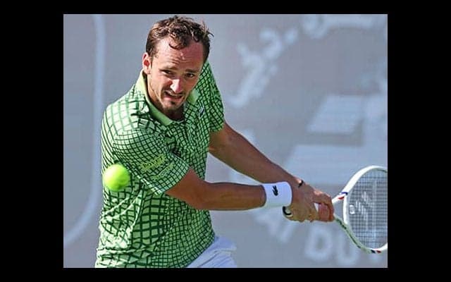  メド 会場到着、試合に間に合う 