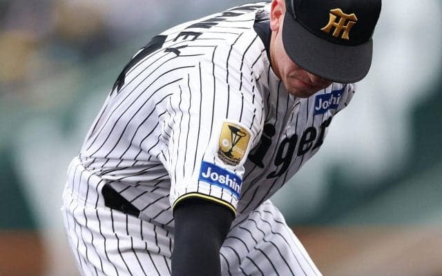 【阪神】新助っ人ディベイニーが失策、甲子園の虎党はため息　来日初三塁スタメンも