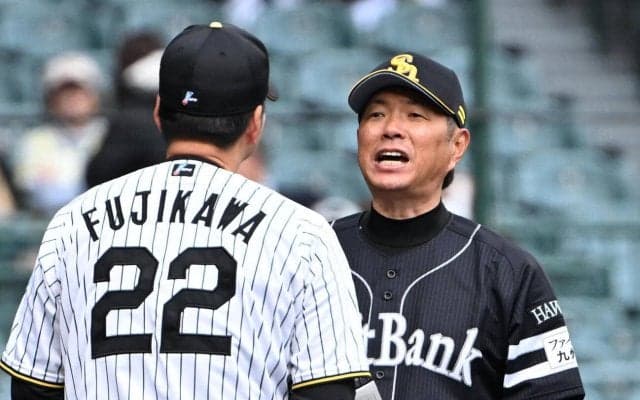 【阪神】ソフトバンク小久保監督が藤川監督へ…「石井に対して言葉を」メンバー交換で激励受ける