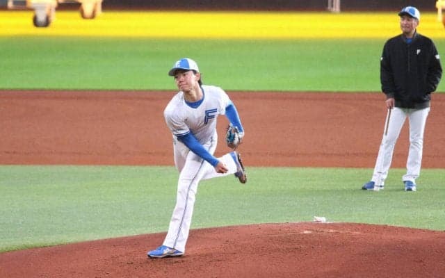 【日本ハム】浅利太門、エスコンで投球練習「やっぱり他の球場に比べて少し高い。そこが難しい」
