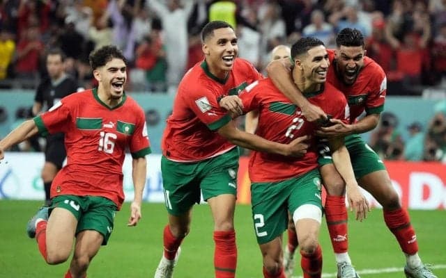 ｢遊ばれてる｣日本代表MFを翻弄したモロッコ至宝19歳の変幻ドリブルが激ヤバ！W杯で日本と激突も⁉衝撃映像にファン騒然！