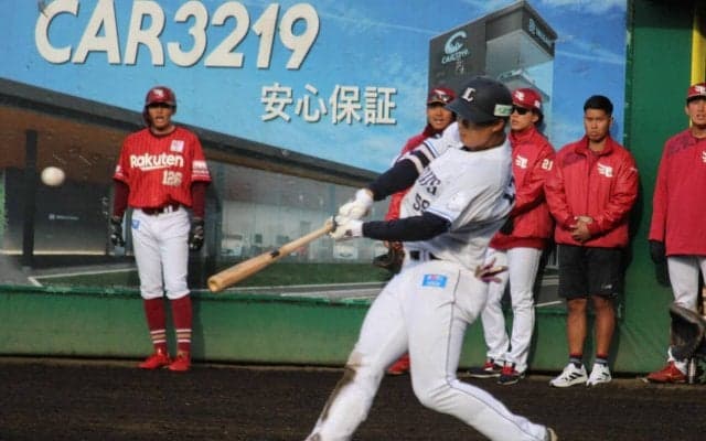 【西武】ドラ５横田蒼和が初安打、打った瞬間に「いった！？」の声も右翼フェンス直撃の二塁打