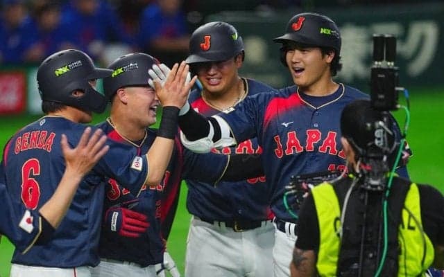 衝撃の「大谷劇場」に侍ナイン唖然　源田が明かしたベンチの会話「大谷翔平が大谷翔平してた」
