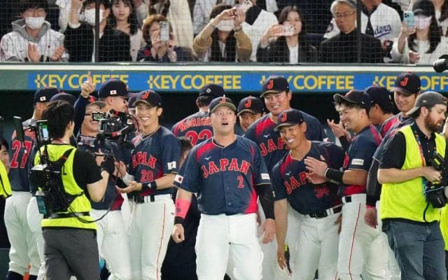 【WBC】牧秀悟「ミスしても前向いていこう」円陣で声出し！村上宗隆も乗っかり盛り上げる