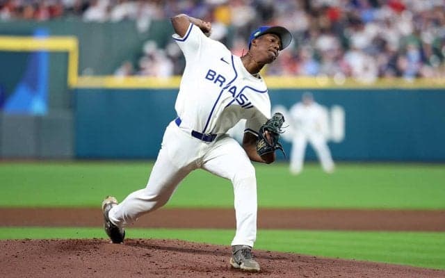 【WBC2026】ブラジル17歳右腕がジャッジのバットへし折る…150キロ超え内角攻めで併殺切り　堂々の投球に「この子には本当に敬意を表する」