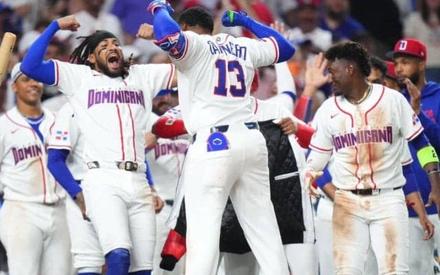 劣勢に動じない恐るべき「最強軍団」の覚醒　侍ジャパンと8強激突の可能性もあるドミニカが14安打12得点の“パワー野球”で大勝発進【WBC】