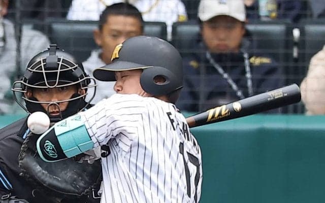 【阪神】伏見寅威が左ひじ付近に152キロの死球直撃でヒヤリ　移籍後初の甲子園での先発出場