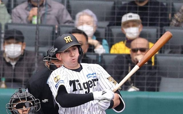 【阪神】２軍に合流した新外国人ディベイニーが「４番三塁」でスタメン出場