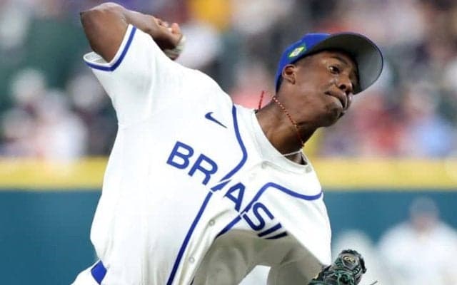 ブラジル代表17歳がジャッジのバット折って併殺斬り！WBC公式「何が起きてもおかしくない」　父はMLB通算78勝【WBC】