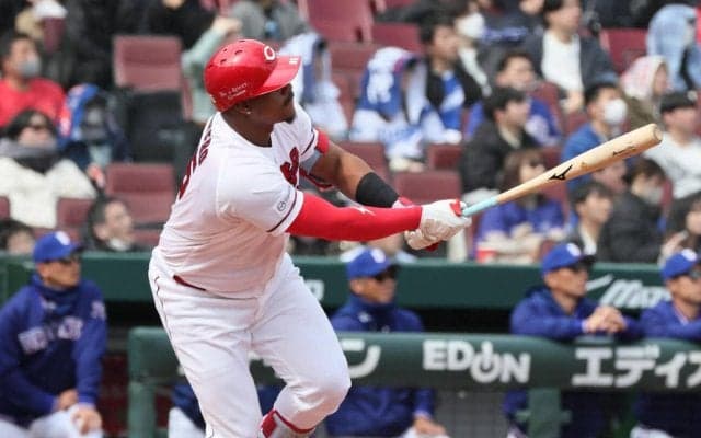 【広島】モンテロ待望の１発　打撃フォーム矯正が奏功、センターバックスリーンへ「感覚はいい」