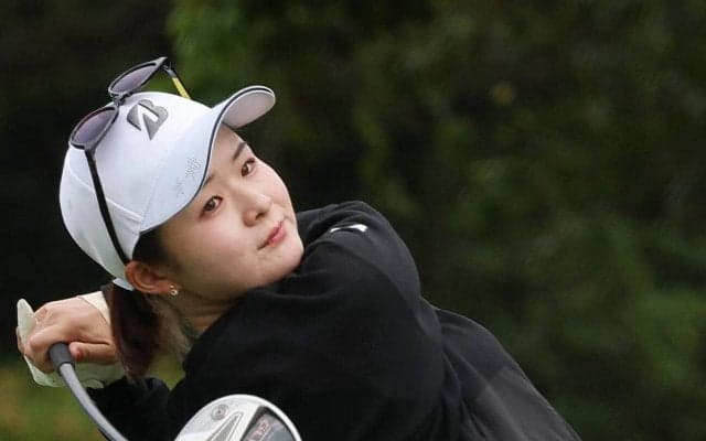 川崎春花が連続バーディー締めで３位キープ、不振の昨季からグリーン上に安定感増し、復活の予感