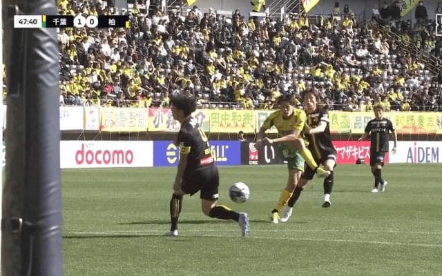 スタジアム騒然！17年ぶりJ1千葉ダービーで衝撃の“理不尽ゴール”「すげーの打ち込んだ」苦労人・津久井匠海が“低空ミドル”で先制点「スーパーだ」