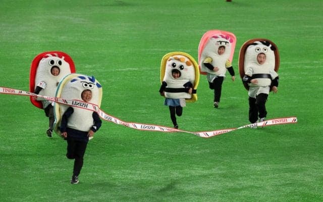 【WBC】「国際すしレース」はコハダがぶっちぎりでゴール　国際大会初勝利に満面の笑み