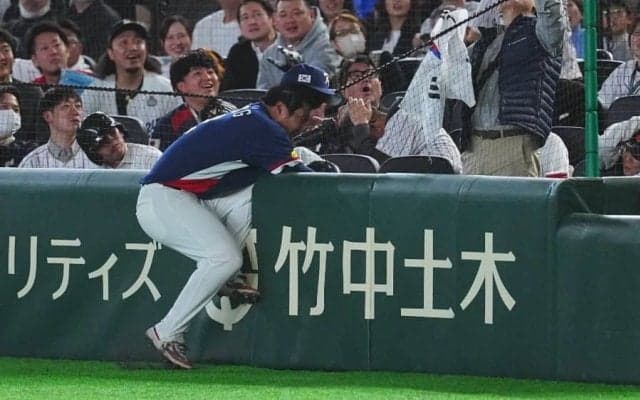 韓国代表のアクシデントで…寄り添った“侍戦士”　対戦中のさりげない行動に感動続出「誇り」