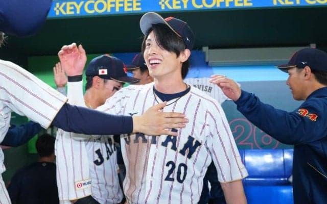 「世界にバレた」韓国戦で“神キャッチ　ベンチも総立ち…周東佑京は「ガチでエグい」