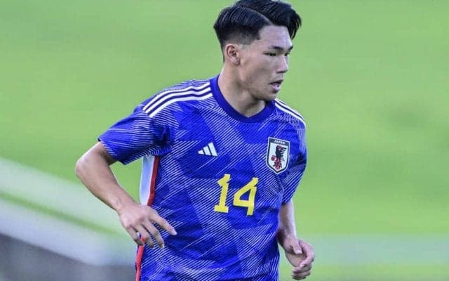 ｢このシーンまじでバケモンすぎる…｣20歳FW塩貝健人の“圧巻の加速＆フィジカルぶっ飛ばし”シーンが必見！｢ブンデスでも規格外！｣｢これはW杯メンバー入りするわ｣