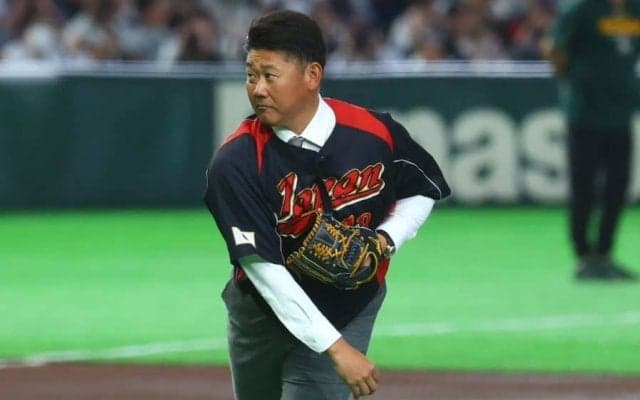 松坂大輔氏、侍Jユニで豪快ストライク投球　現役思い出すワインドアップ…東京D大歓声