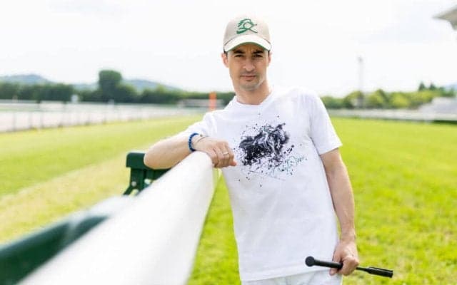 ルメール騎手のブランド「CL by C.ルメール」が全日本学生馬術連盟へ約44万円を寄付