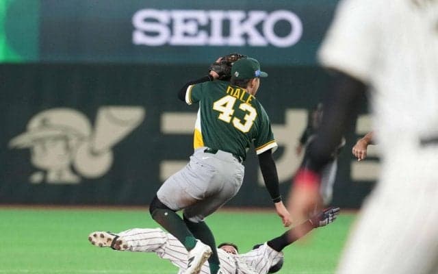 【WBC】牧秀悟が手痛い走塁ミス…大谷翔平の満塁での打席で飛び出し、チャレンジ認められず