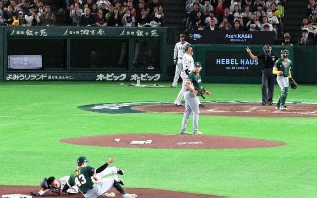 【WBC】オーストラリア、捕手パーキンスの二塁けん制でピンチ脱出　２死満塁で大谷翔平の打席