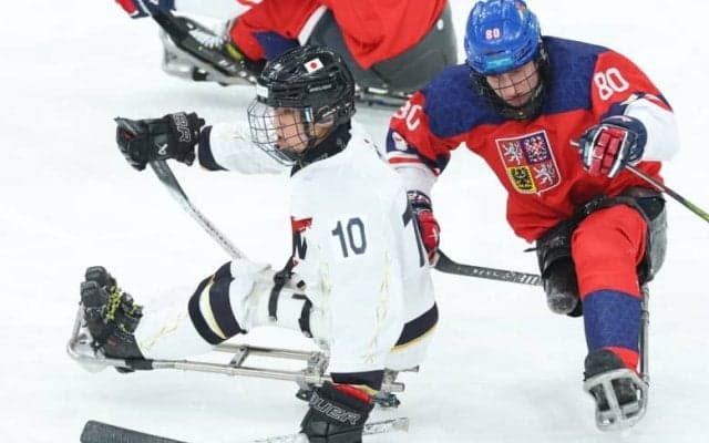 誰よりも速く、美しく、たくましく走る。パラアイスホッケーの“20歳トリオ”が切り拓く新しい扉