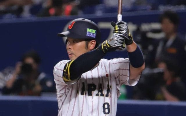 満塁のチャンスで近藤に代打、東京ドームからどよめき…替わった森下翔太は併殺打に倒れる【WBC】