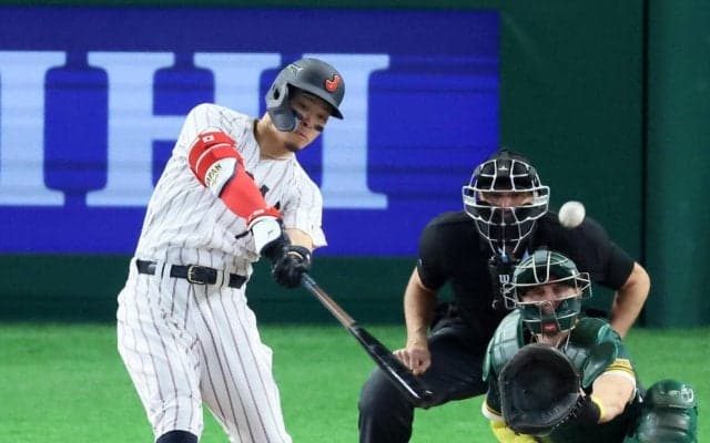 【WBC】佐藤輝明がWBC初安打初打点　８回に代打で適時二塁打　貴重な追加点