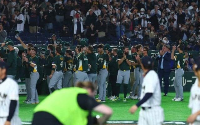 豪州代表、激闘後に天皇陛下に一礼　侍ジャパンとともに…スポーツマンシップ貫く