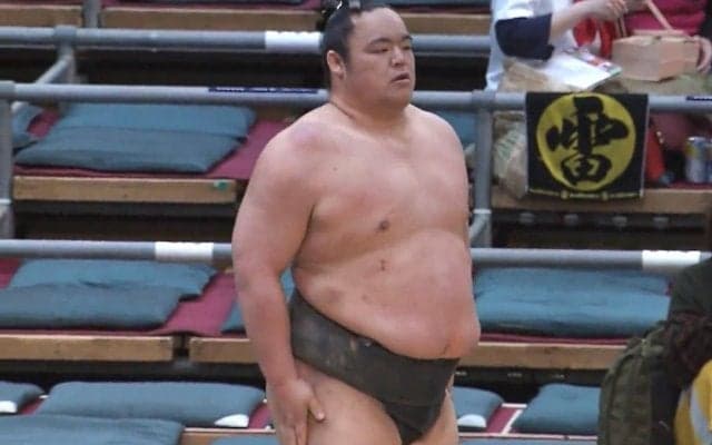 「初日から良い光景が見れた」ベテラン力士、ファンを魅了する“美しい所作“に反響相次ぐ 「見てるだけで気持ちいい」