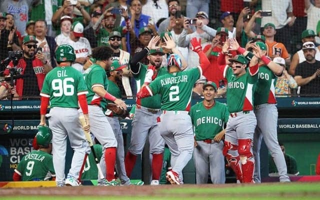 メキシコ代表がベンチで行った“日本流”　世界中が称賛「お手本」「素敵な精神」