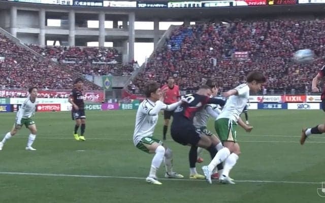 「鹿島のセットプレーの本気度よ」柴崎岳の高速クロス→鈴木優磨のドンピシャヘッド弾が話題沸騰「動き出しの瞬間入ったって…」「完璧すぎて鳥肌」