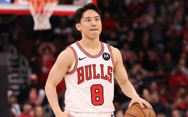 ブルズの河村勇輝はベンチ入りも出場なし…キングス戦、前半終了時点で14点差