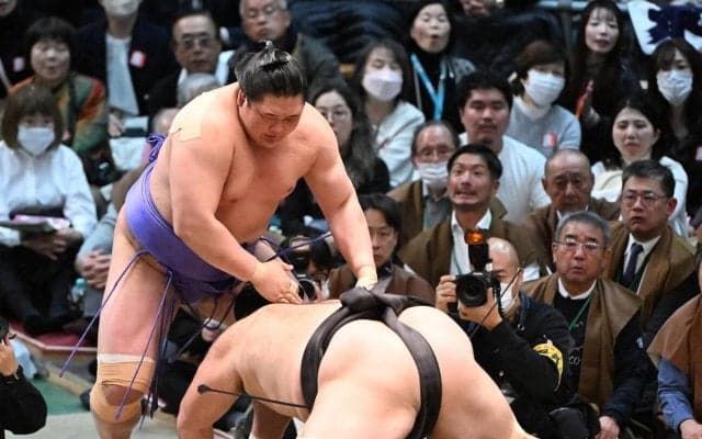元大関・朝乃山が32歳初白星　先場所の初日に敗れた欧勝海を破って雪辱、１勝１敗に