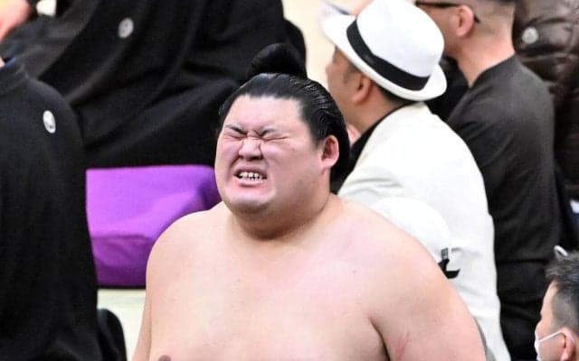 横綱大の里が初日から２連敗「バラバラだった」新小結熱海富士に最後は引いて敗れる