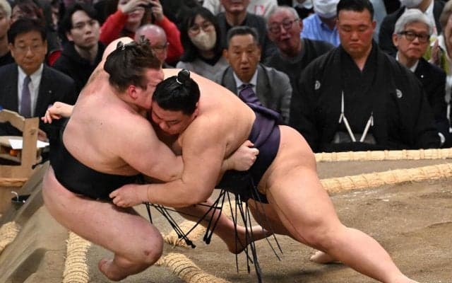 安青錦の初黒星に高田川審判長「一番嫌な相撲を取られた」も「崩れる力士じゃない」