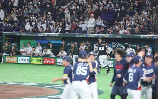 【WBC】残りアウト２つで悪夢…オーストラリア、痛恨失策　８回に適時打のバザナはベンチで涙
