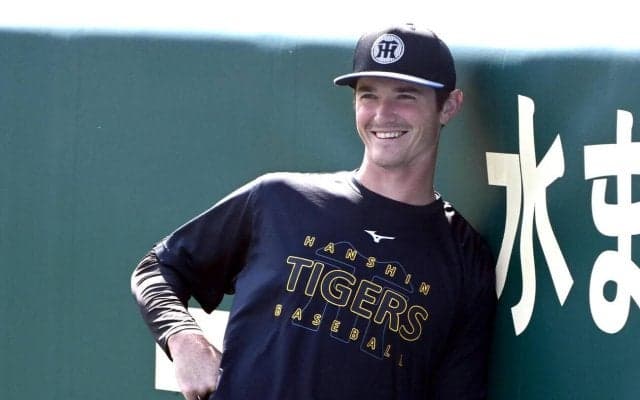 【阪神】元アスリートの新妻が来日、ルーカスが開幕へ加速「仕事を理解してくれる」とデレデレ