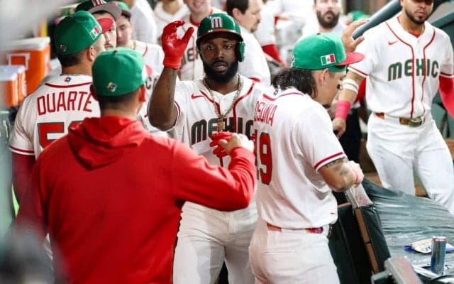 「日本人の当たり前が世界に」NPBで学んだ“日本流の文化”　鷹育成助っ人がメキシコ代表で広めるベンチ清掃が話題に【WBC】