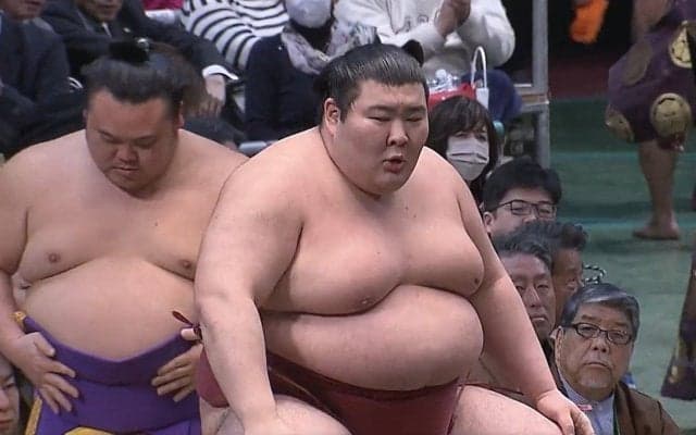 熱海富士、大量の懸賞を前に表情が“一変”「おっ」目を見開く 横綱・大の里撃破で「喜びを隠してるような顔」「ほくほくあたみん」