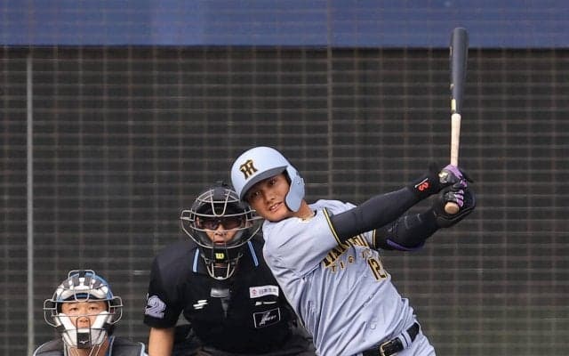 【阪神】育成の西純矢が１軍合流　昨オフ投手から野手に転向　試合前練習で球場入り