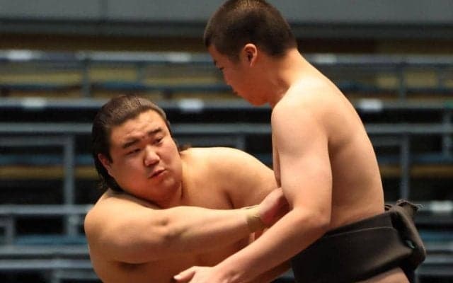 モンゴル出身の白月狼が白星デビュー「カッコイイしこ名に負けないよう頑張りたい」