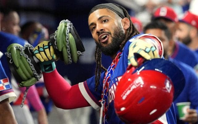 【WBC】ドミニカ、３連勝で準々決勝進出　６打点タティス、日本茶ペットボトルを手に余裕