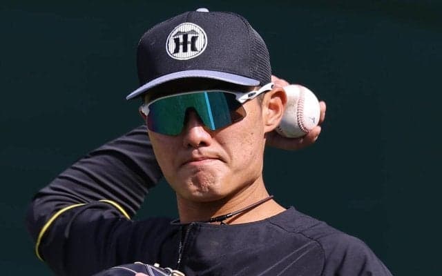 【阪神】育成西純矢“甲子園デビュー”６回から右翼守備　８回適時打放ち大歓声　昨オフ野手転向