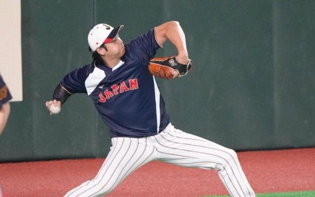 【WBC】大谷翔平がレア姿？イニング間にキャッチボール相手務める　少年へボールプレゼントも