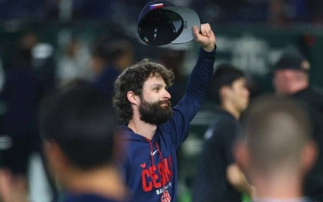 サトリアに東京ドーム異例の拍手喝采　試合後に広がった感動の光景…“代表ラスト登板”で最高の結末