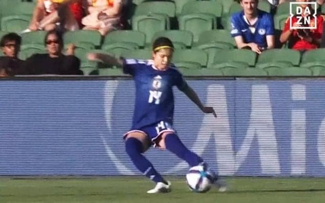 長谷川唯は逆足も神精度！“美しすぎる縦回転クロス”が「えぐい」「最高だ」なでしこ先制点をアシスト【女子アジアカップ】